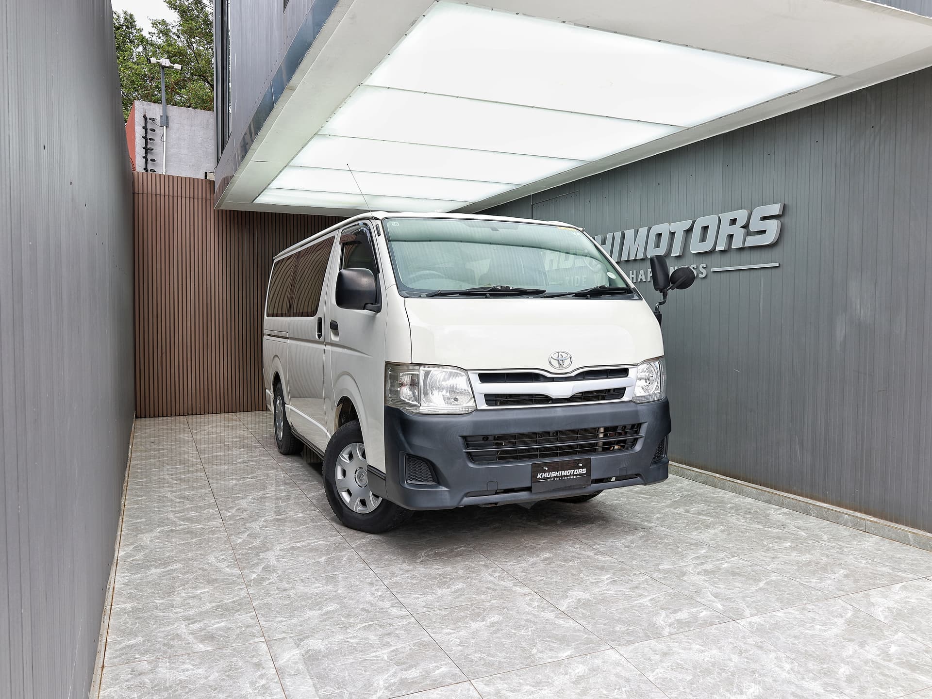 2012 Toyota Hiace Long DX image-1