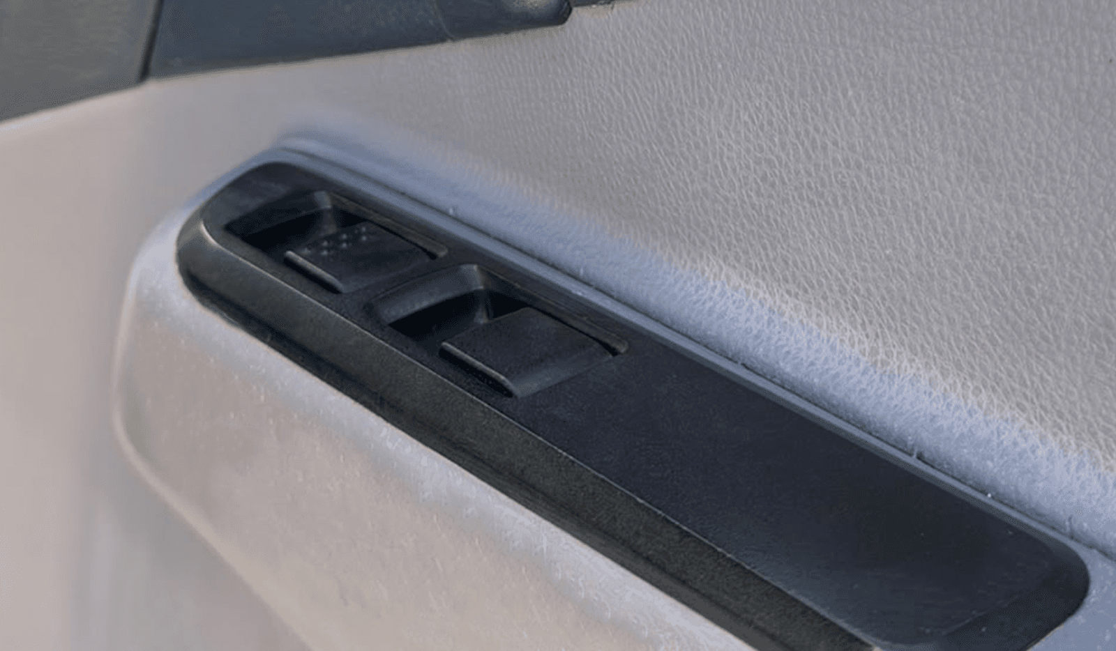 2018 Mitsubishi Fuso Canter image-9