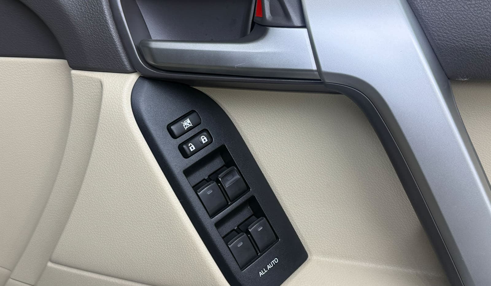 2019 Toyota Land Cruiser Prado TX-L image-12