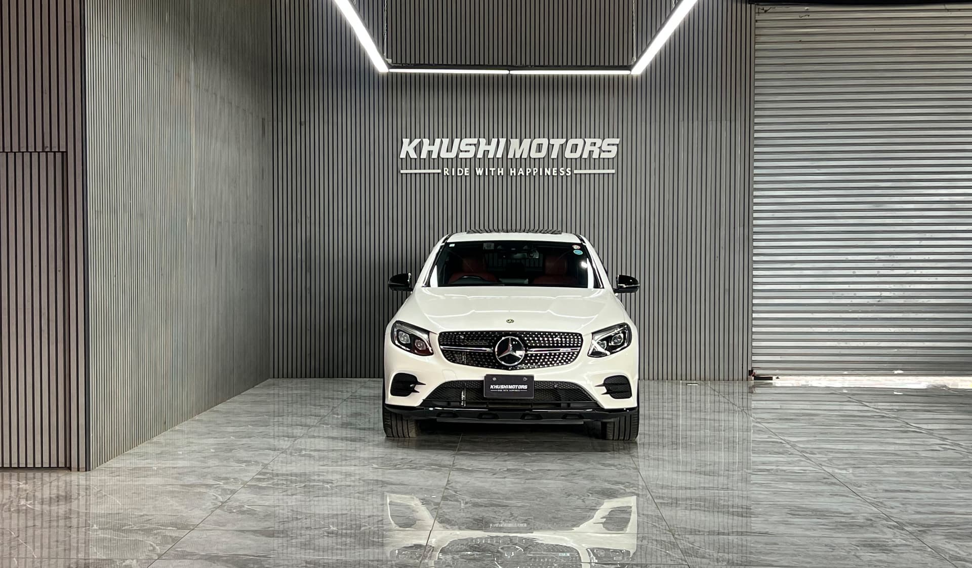 2018 Mercedes-AMG G-Class 4Matic GLC43 image-2