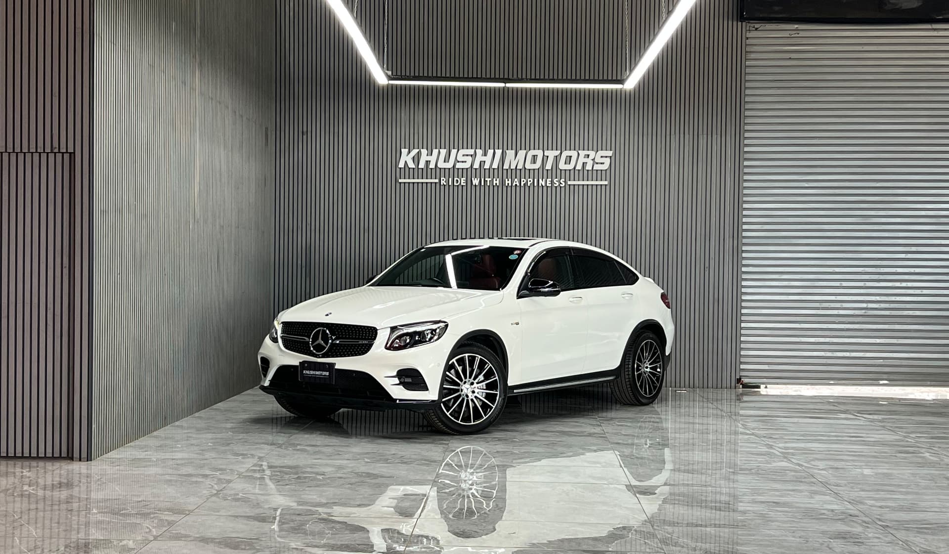 2018 Mercedes-AMG G-Class 4Matic GLC43 image-3