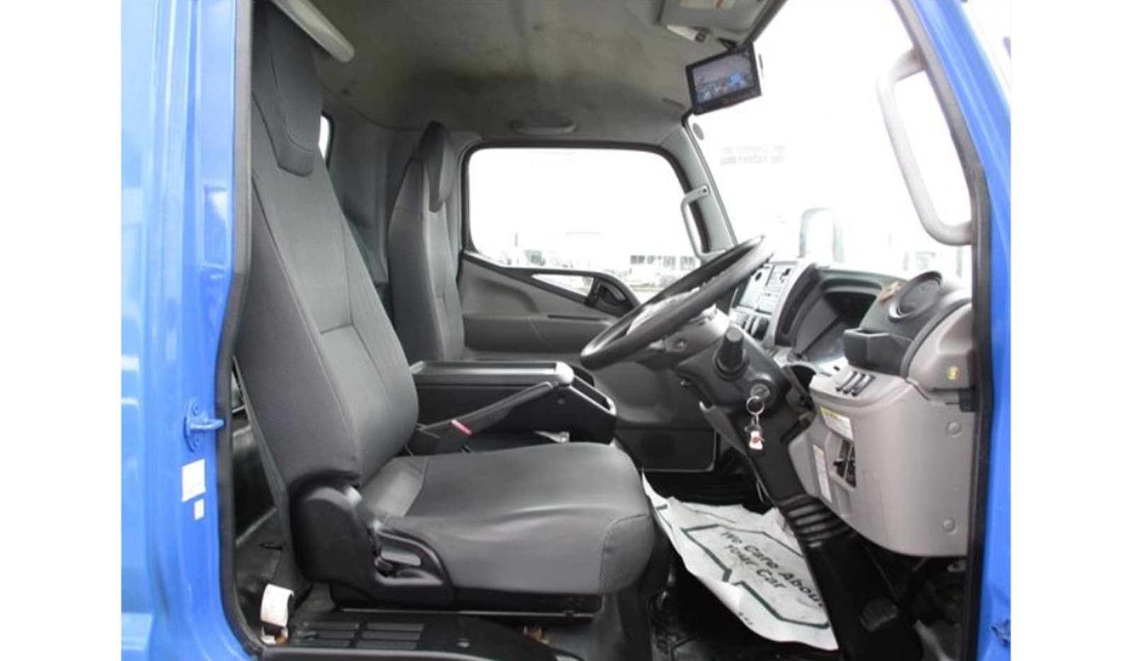 2019 Nissan Condor Vacuum Truck image-3