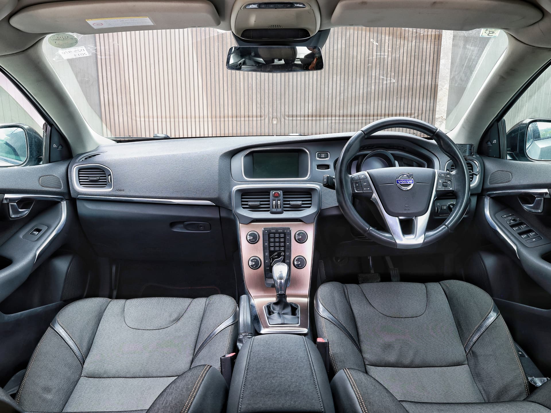 2013 Volvo V40 Cross Country image-7