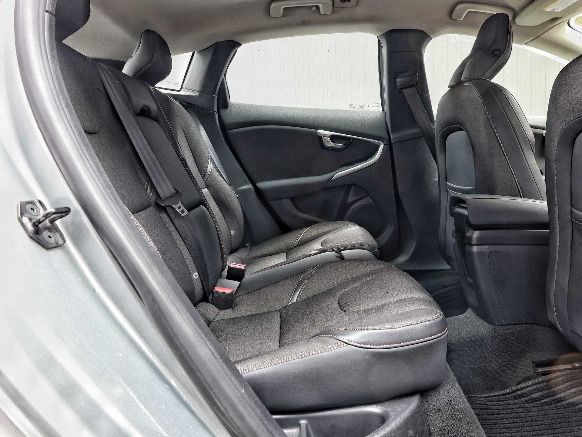 2013 Volvo V40 Cross Country image-14