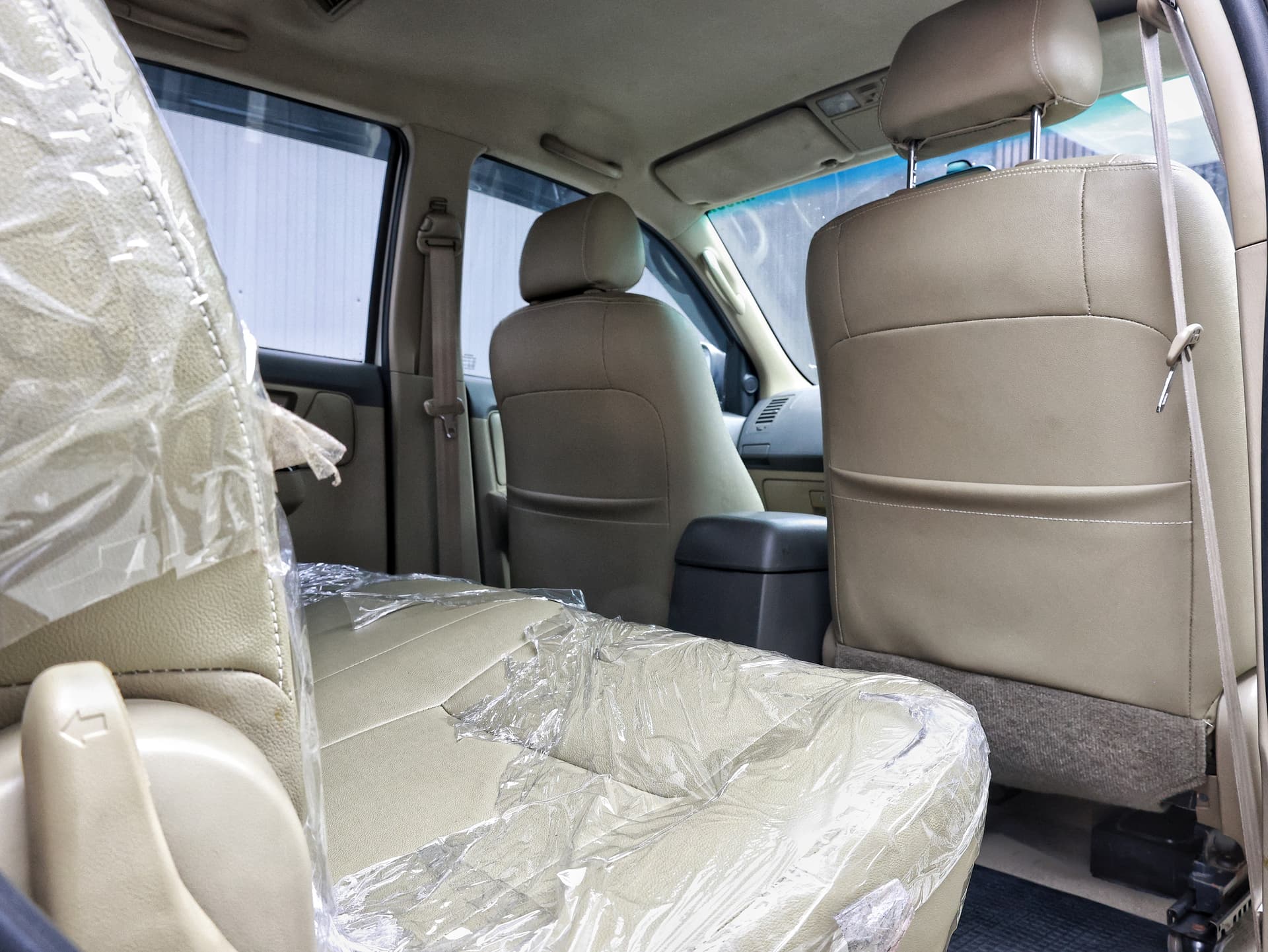 2013 Toyota Fortuner image-13