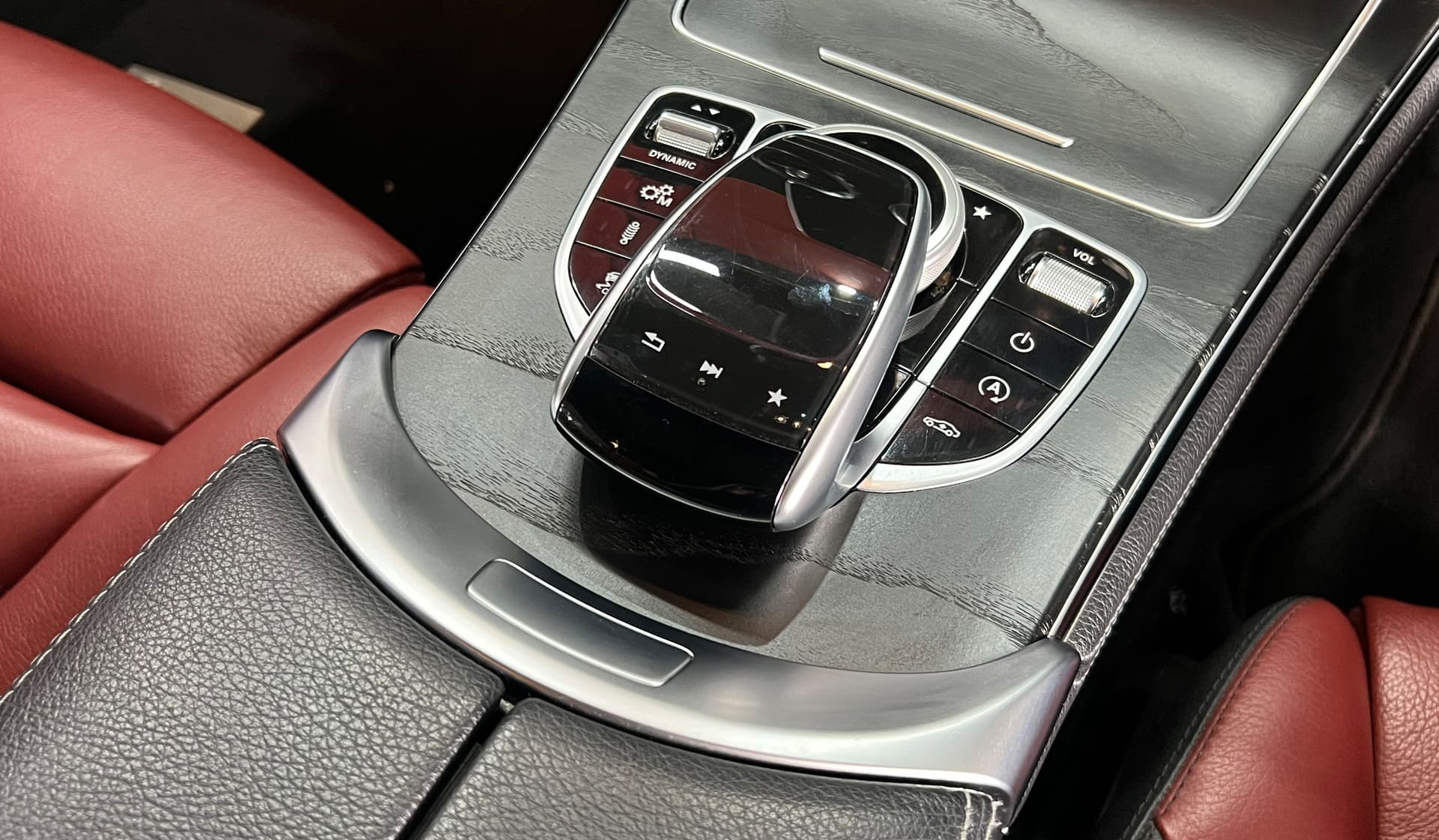 2018 Mercedes-AMG G-Class 4Matic GLC43 image-9