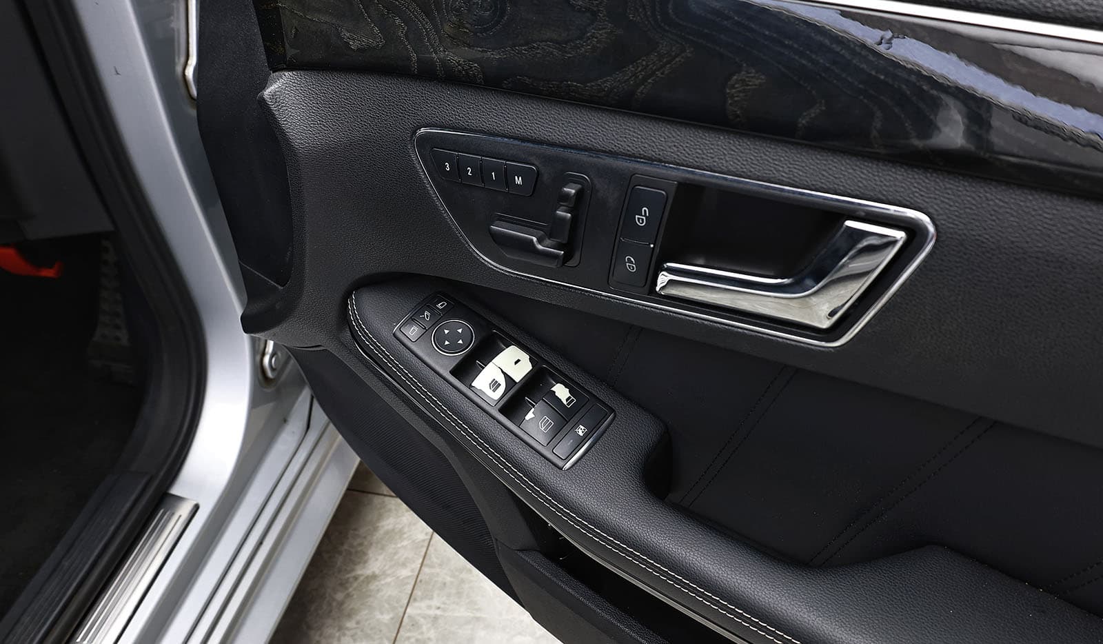 2011 Mercedes-Benz E-Class E250 image-10