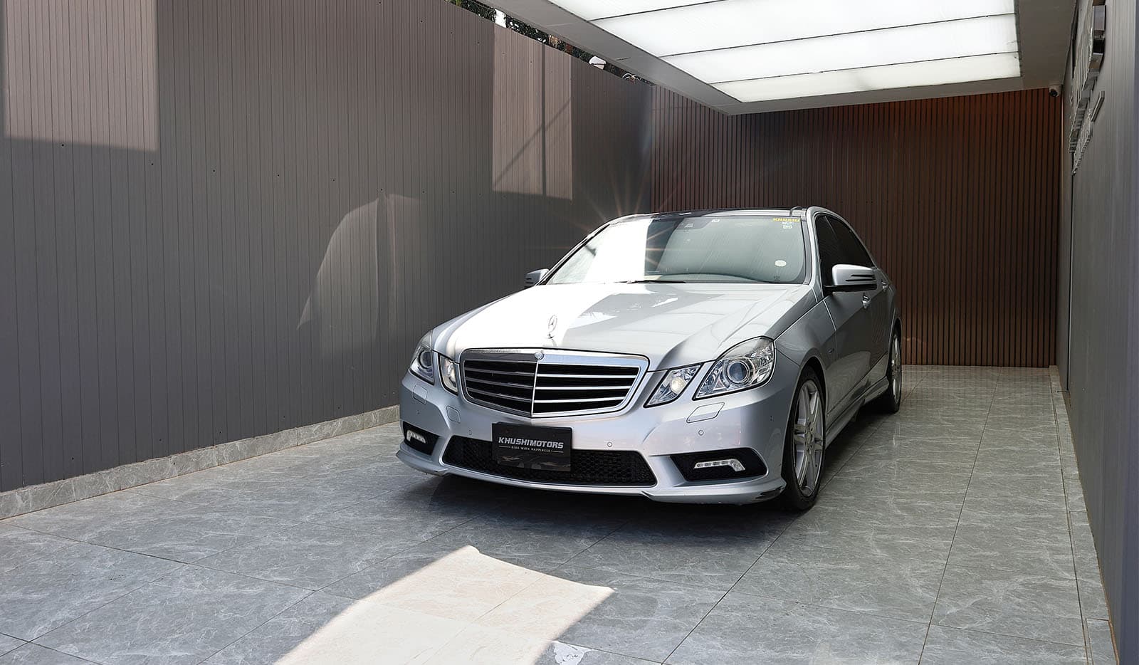 2011 Mercedes-Benz E-Class E250 image-3