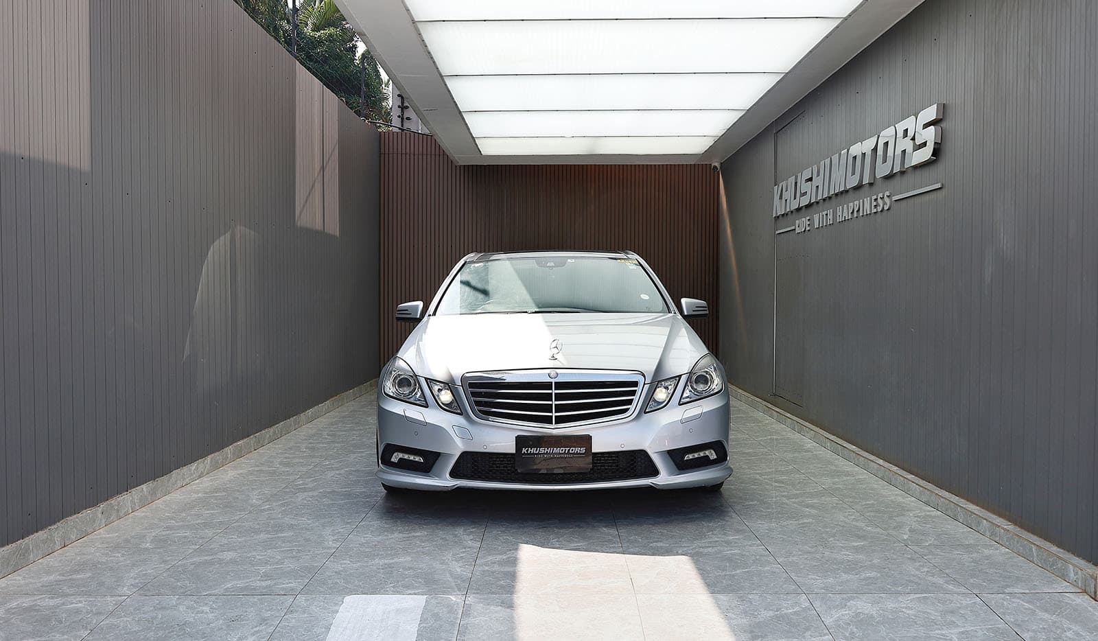 2011 Mercedes-Benz E-Class E250 image-2