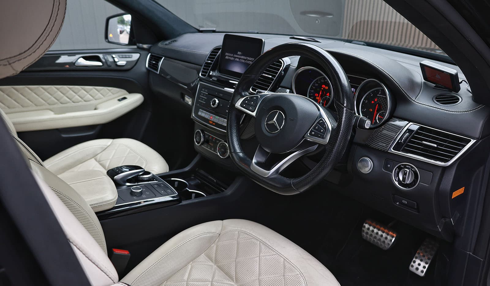 2019 Mercedes-Benz GLE-Class 4 Matic image-8