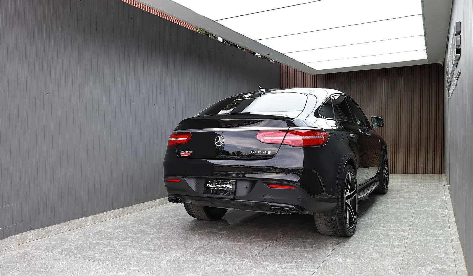 2019 Mercedes-Benz GLE-Class 4 Matic image-6