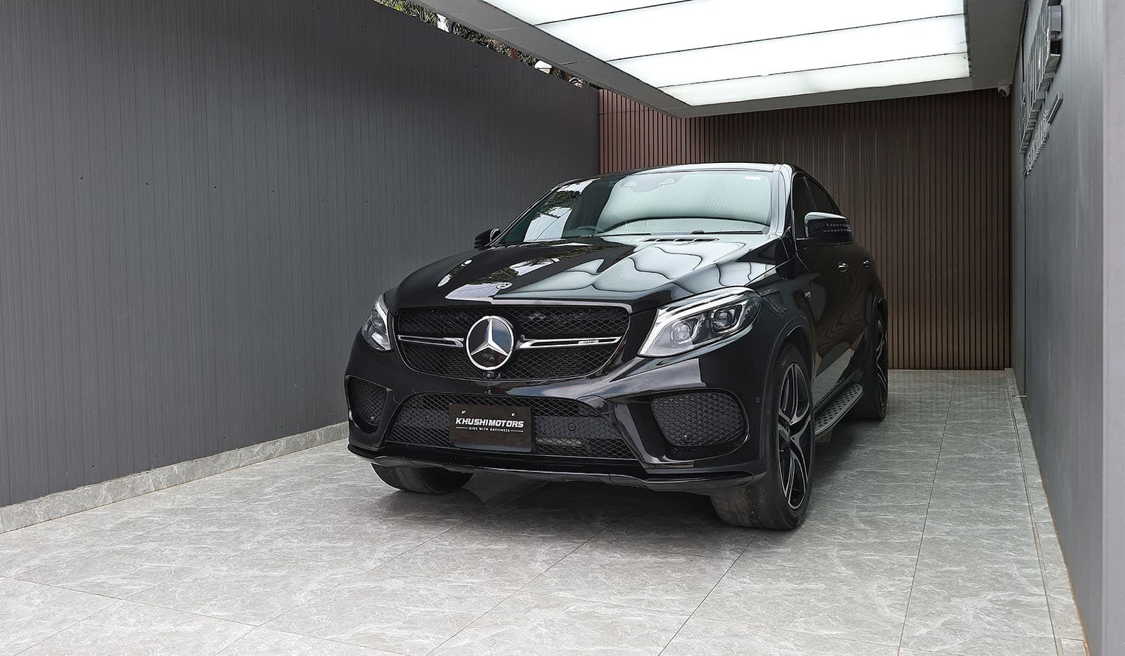 2019 Mercedes-Benz GLE-Class 4 Matic image-3