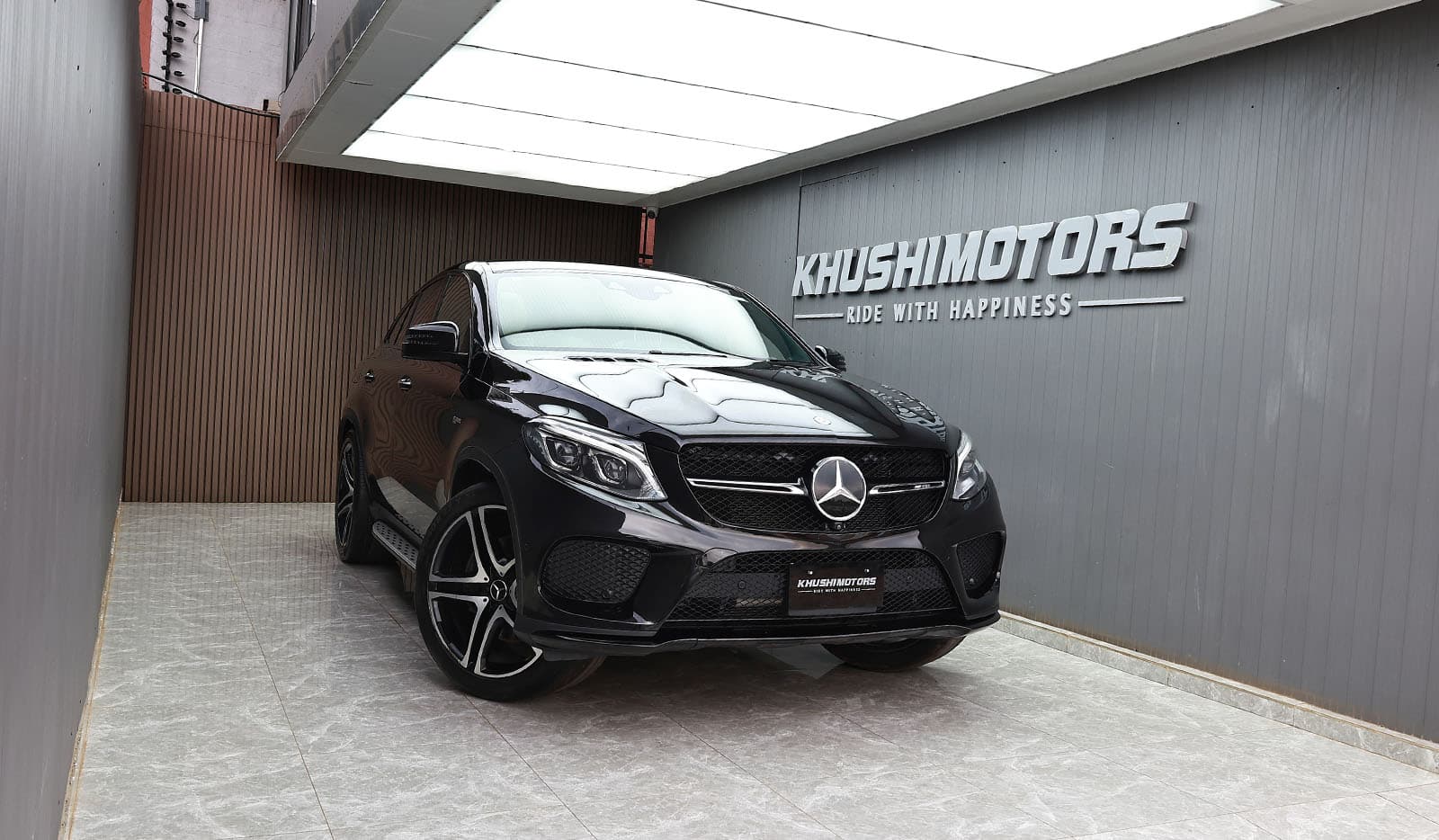 2019 Mercedes-Benz GLE-Class 4 Matic image-1