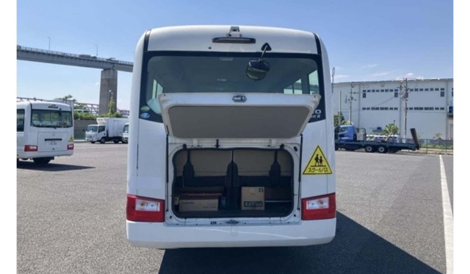 2019 Hino Liesse Ii 2-Door Bus image-6